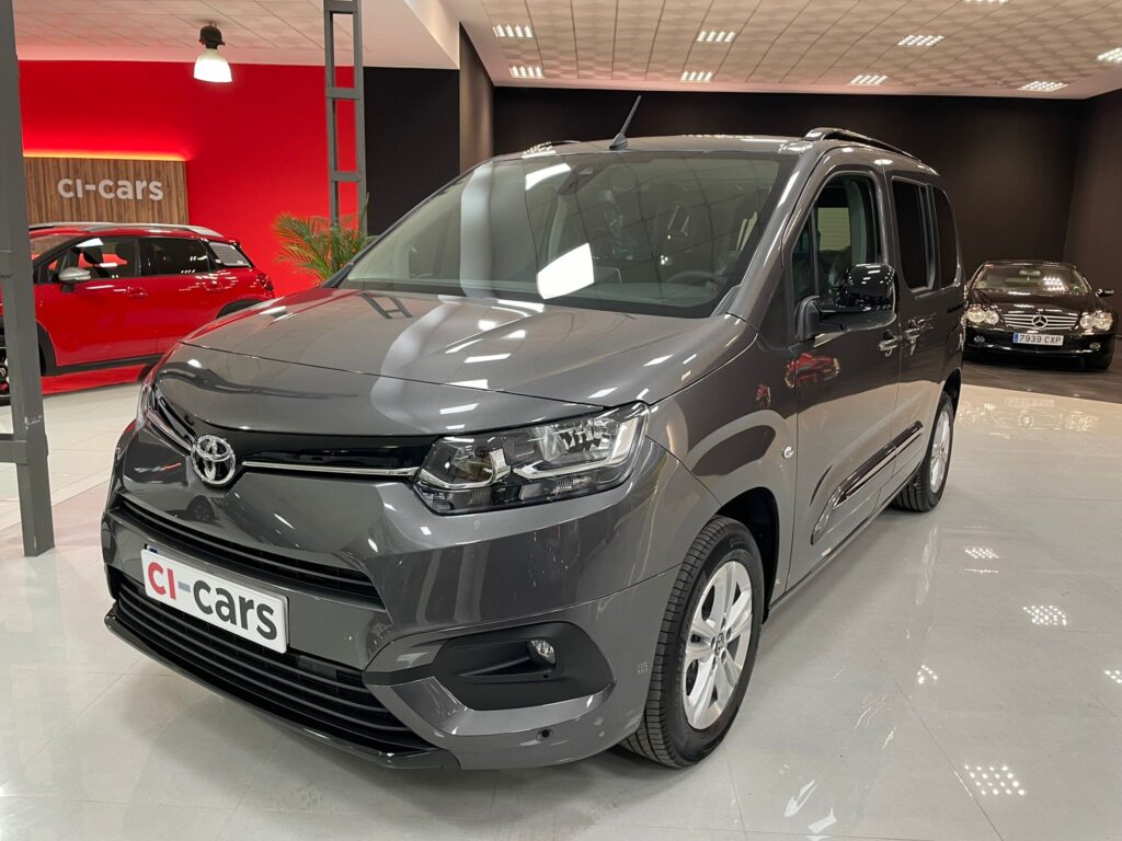 TOYOTA-PROACE-CITY-VERSO-FAMILY-5